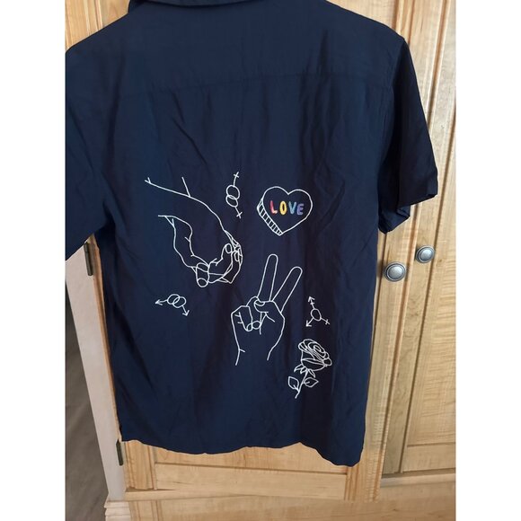 Abercrombie & Fitch XS Navy Pride Shirt With Rainbow "Proud AF" Embroidery & Bac - Picture 4 of 4